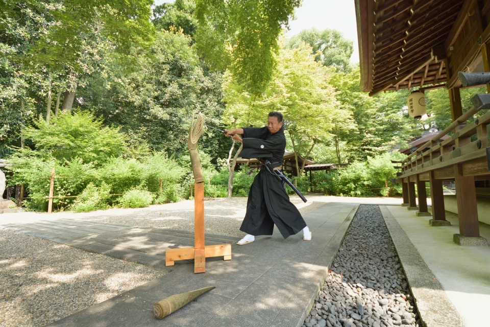 Samurai Experience—A performance of Kyoto Yamauchi Ha Iai Battojutsu and test cutting demonstration 　Photo1