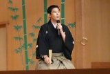 Enjoy and experience the beauty of Noh costumes!  Presentation and performance given by Atsushi Yoshida, a younger Noh actor of the Kanze school　Thumbnail1