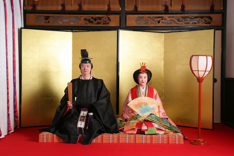 　“Royal with a court costume” Advanced wedding photo by a professional photographer & Enjoying Japanese gardens in a relaxed mood in the afternoon　Photo1