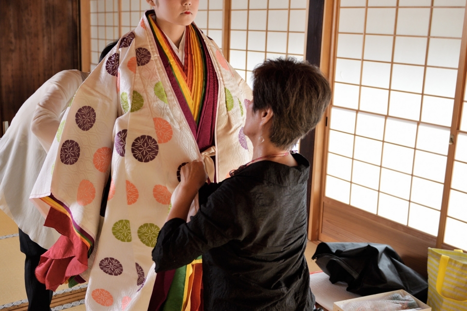 A talk about “Junihitoe (twelve-layered kimono considered the supreme costume for a women)” and “Emondo”　　　　Photo6