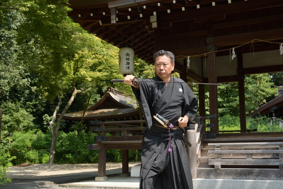 Samurai Experience—A performance of Kyoto Yamauchi Ha Iai Battojutsu and test cutting demonstration 　Photo7