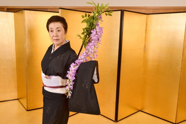 Japanese Classical Dance. A facet of Japanese culture discussed and performed by Seiju Fujikage, third-generation head of Fujikage Ryu